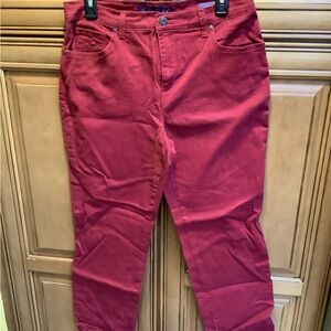NWOT MISSY BURGUNDY ANKLE JEANS
